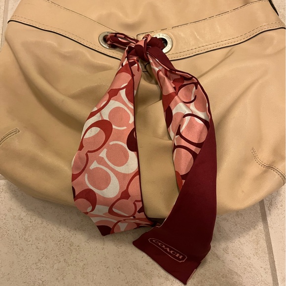 Coach purse. Beige leather with maroon patterned tie - Picture 2 of 5